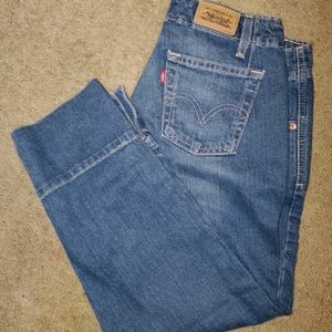 Levis Crop Pants Sz 6